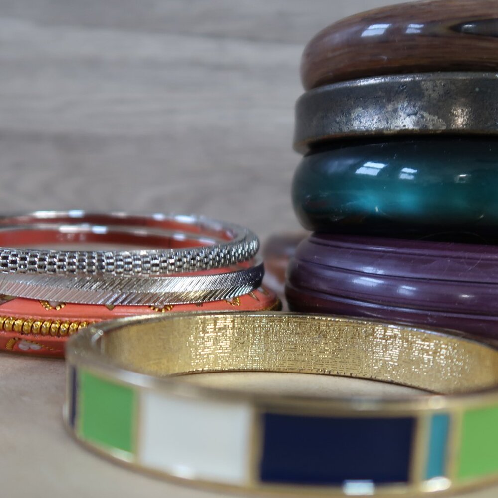 Vintage Bangle Bracelet 9 Pc Enamel Gold Tone 1 Monet Included Stackable Bundle - Picture 5 of 11